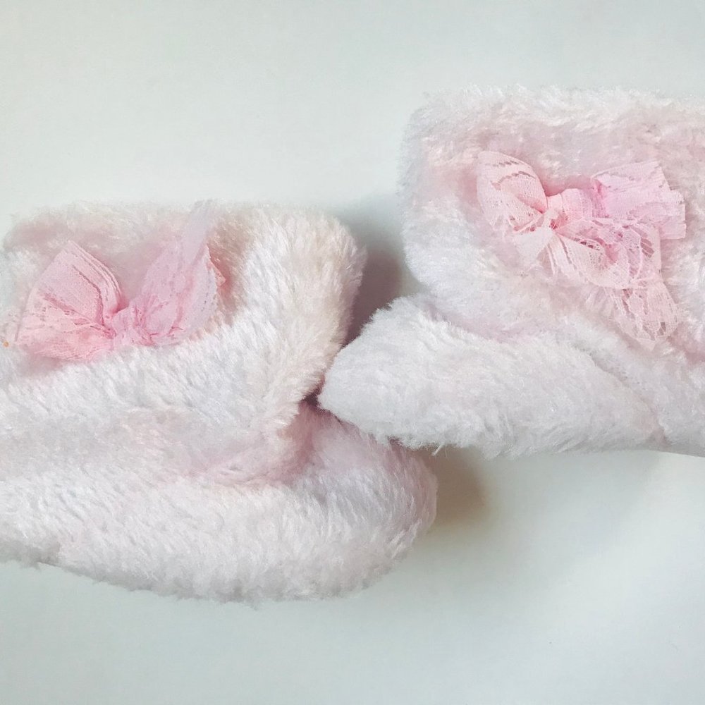 Baby Girl's Size 2 Infant Trimfoot Pink Faux Fur Boots W/ Lace Bows Shoes